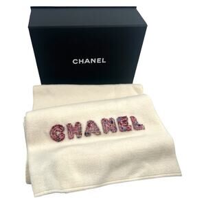 NWT Chanel Ivory Tweed Spell out cashmere scarf